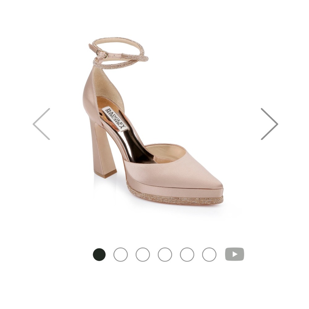 Badgley Mischka Brand
Eliana Pointed Platforms